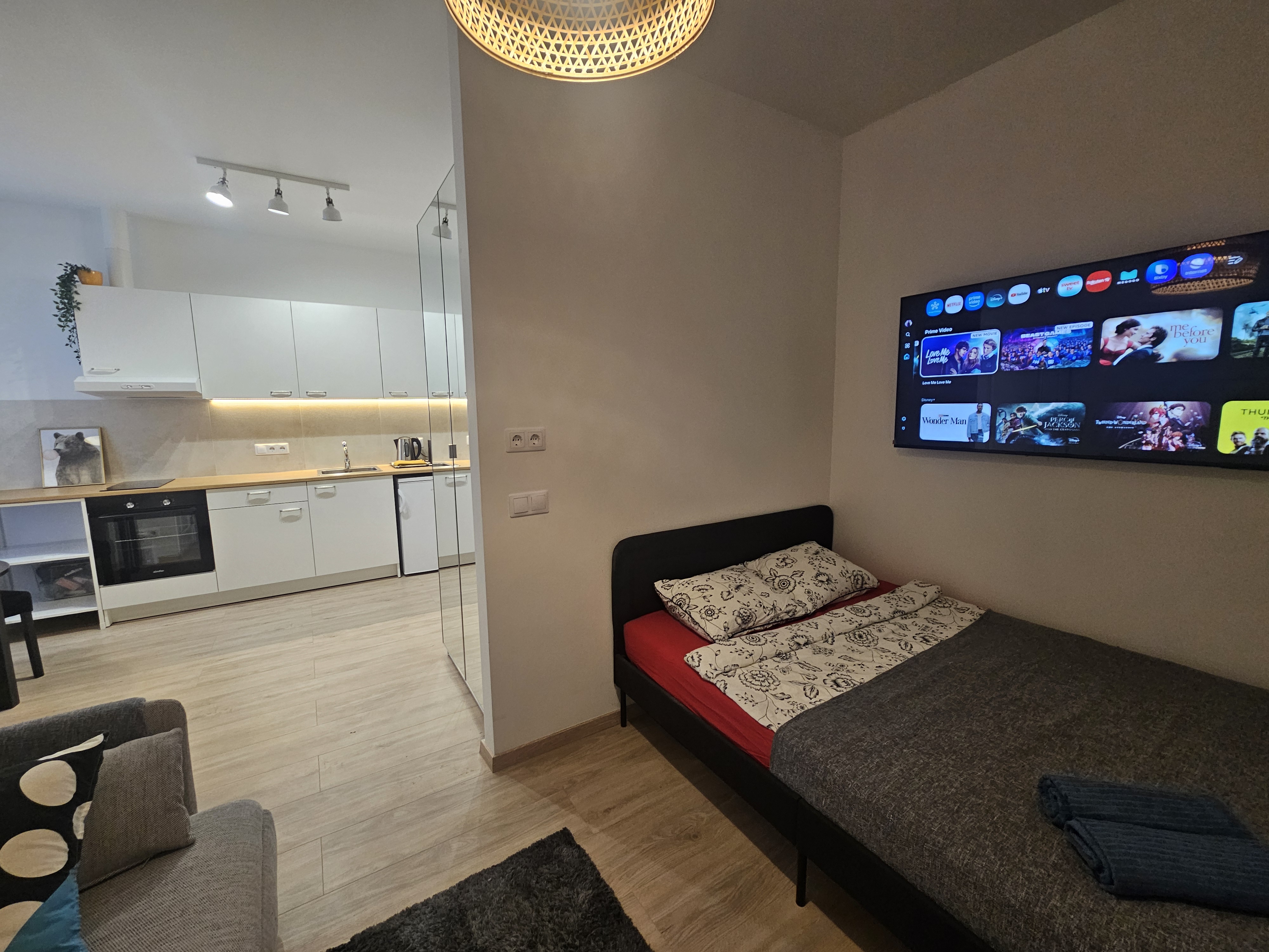 Modern Studio in Central Location