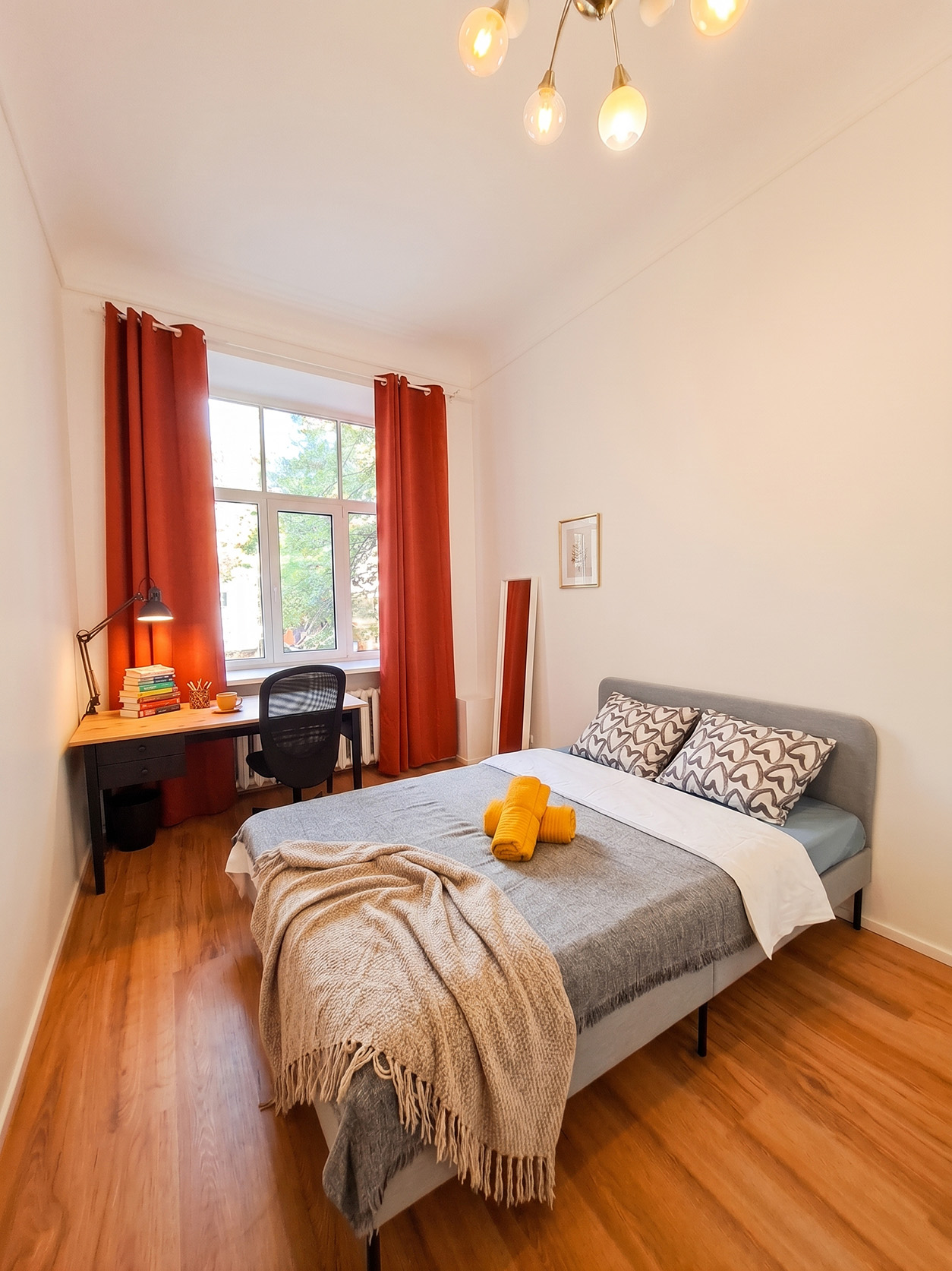 Single Room in a 6 BR Central Flat Share